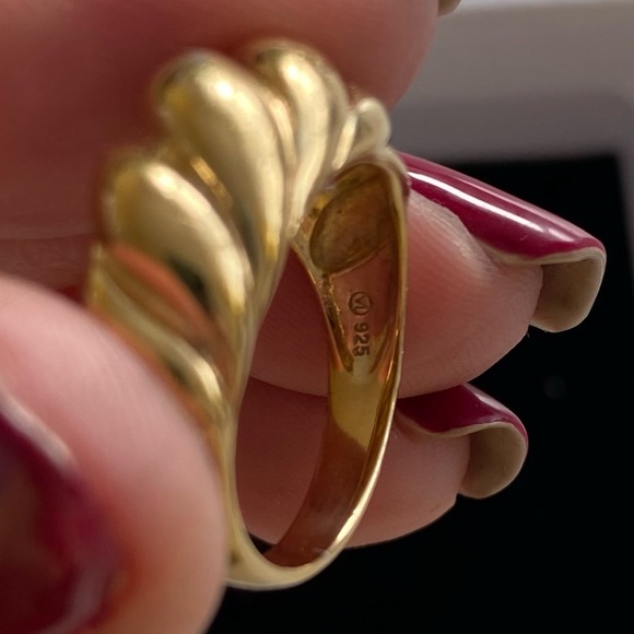 Mejuri Croissant Dôme Ring - Picture 4 of 5